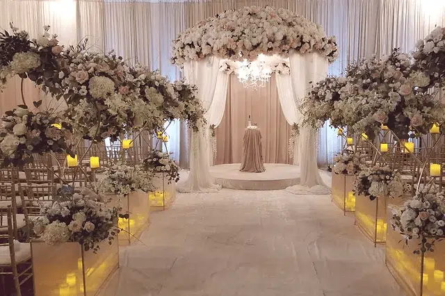 Gallery ceremony decor