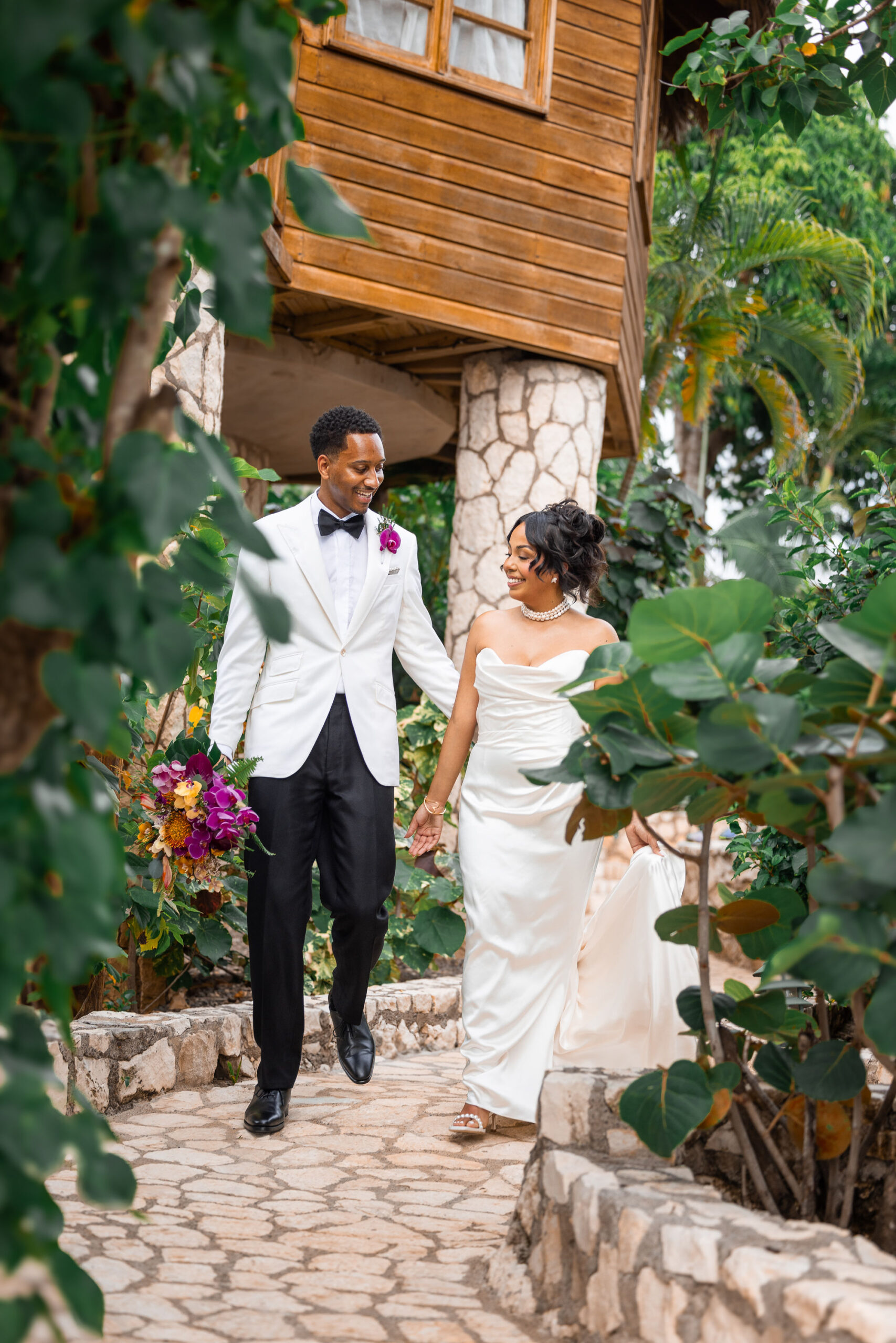 Gallery Couple in the garden